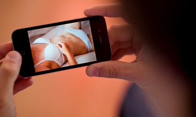 Erotismo online, tra escort e giochi erotici